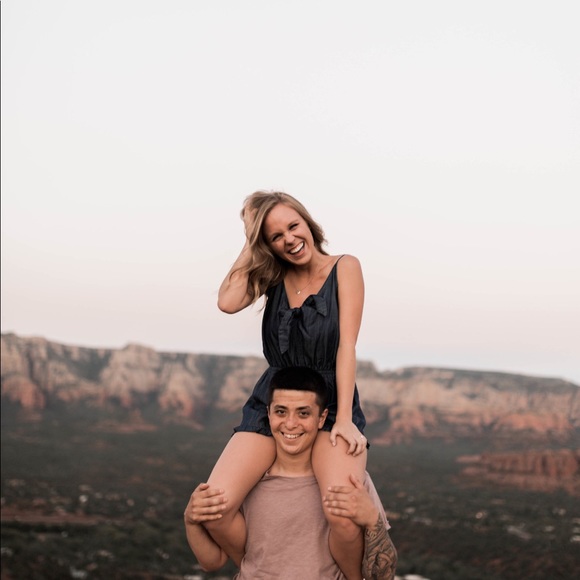 Meet your Posher, Taylor - Picture 3 of 4